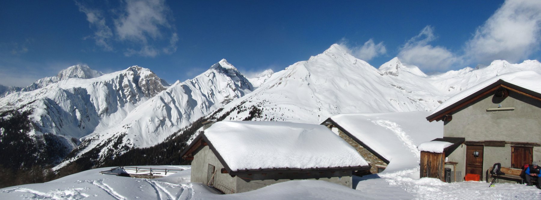 panorama verso ovest, con il M. Bianco sullo sfondo