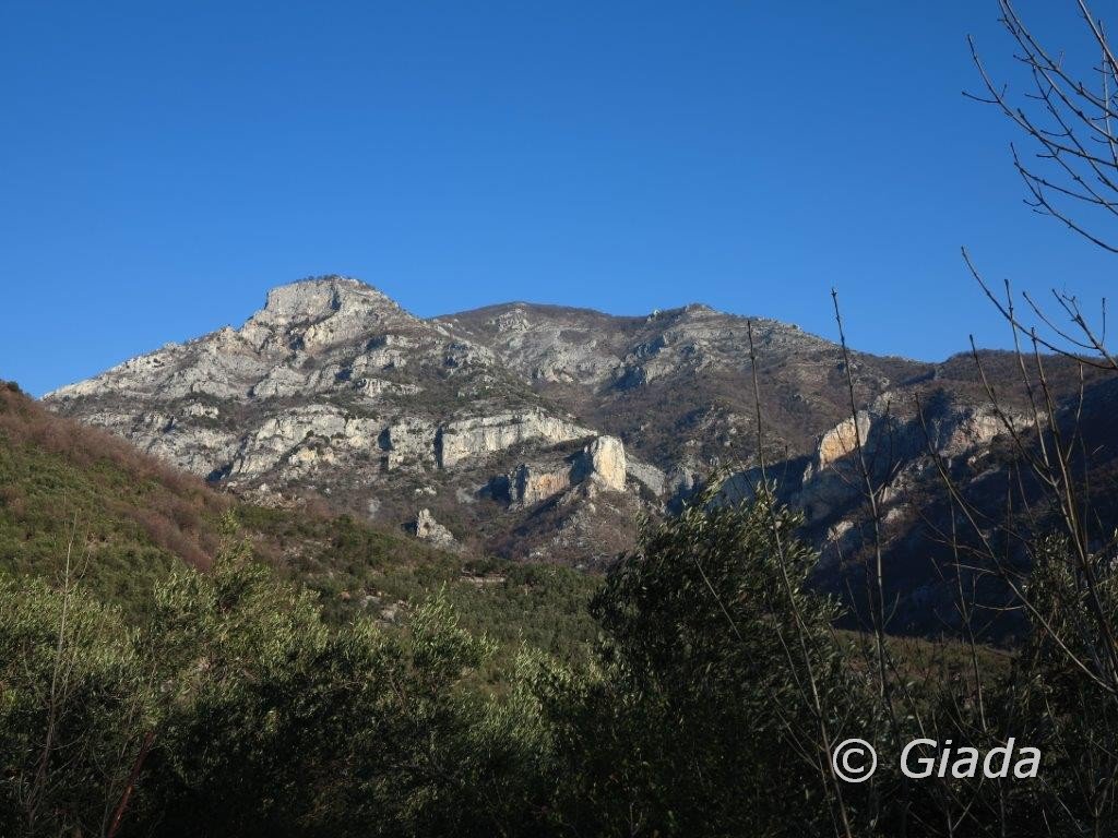 San Pietro ai Monti e il Ravinet visti salendo