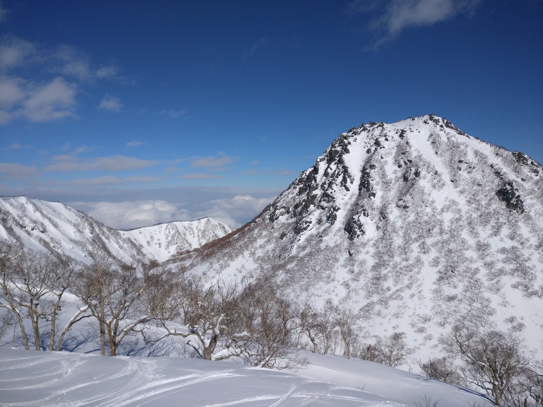 La cima del vulcano Myoco
