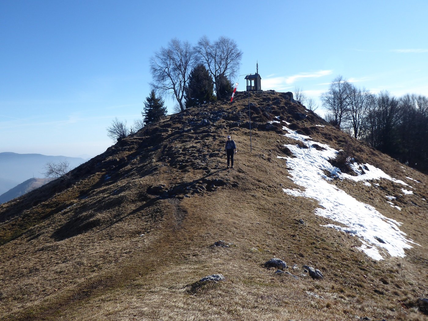 La vetta del M.te Poieto con la Cappelletta.