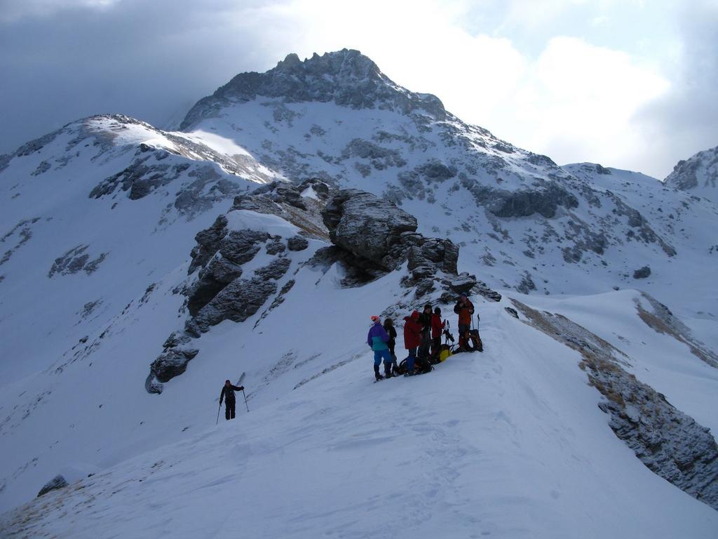 l'arrivo di una parte del gruppo al Colle di Croux (6-4-2008)