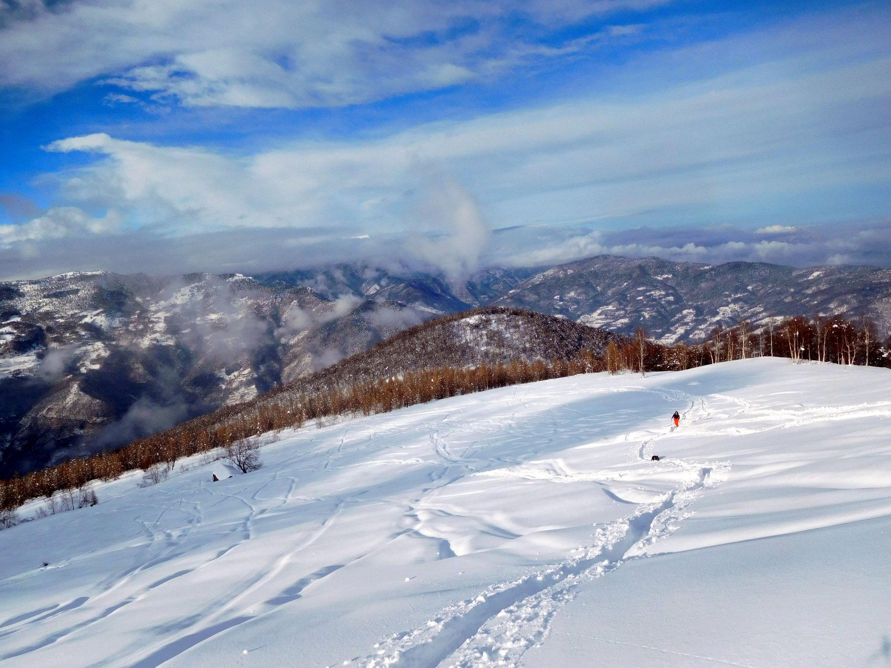poco sotto il monte Castelletto