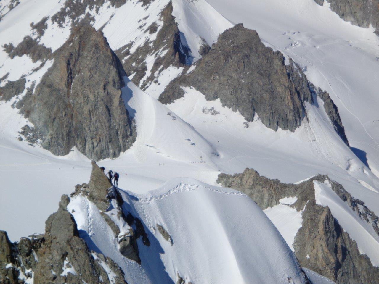 una cordata sulla cresta