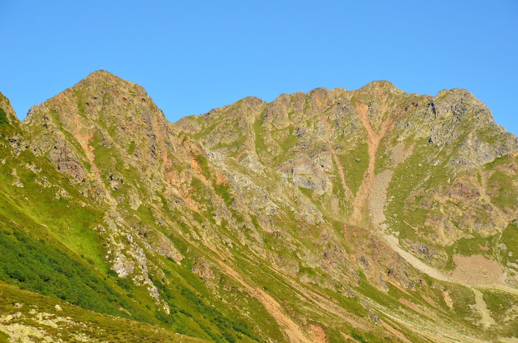Cima Slavazzaie (sinistra) e Cima degli Olmi (destra)