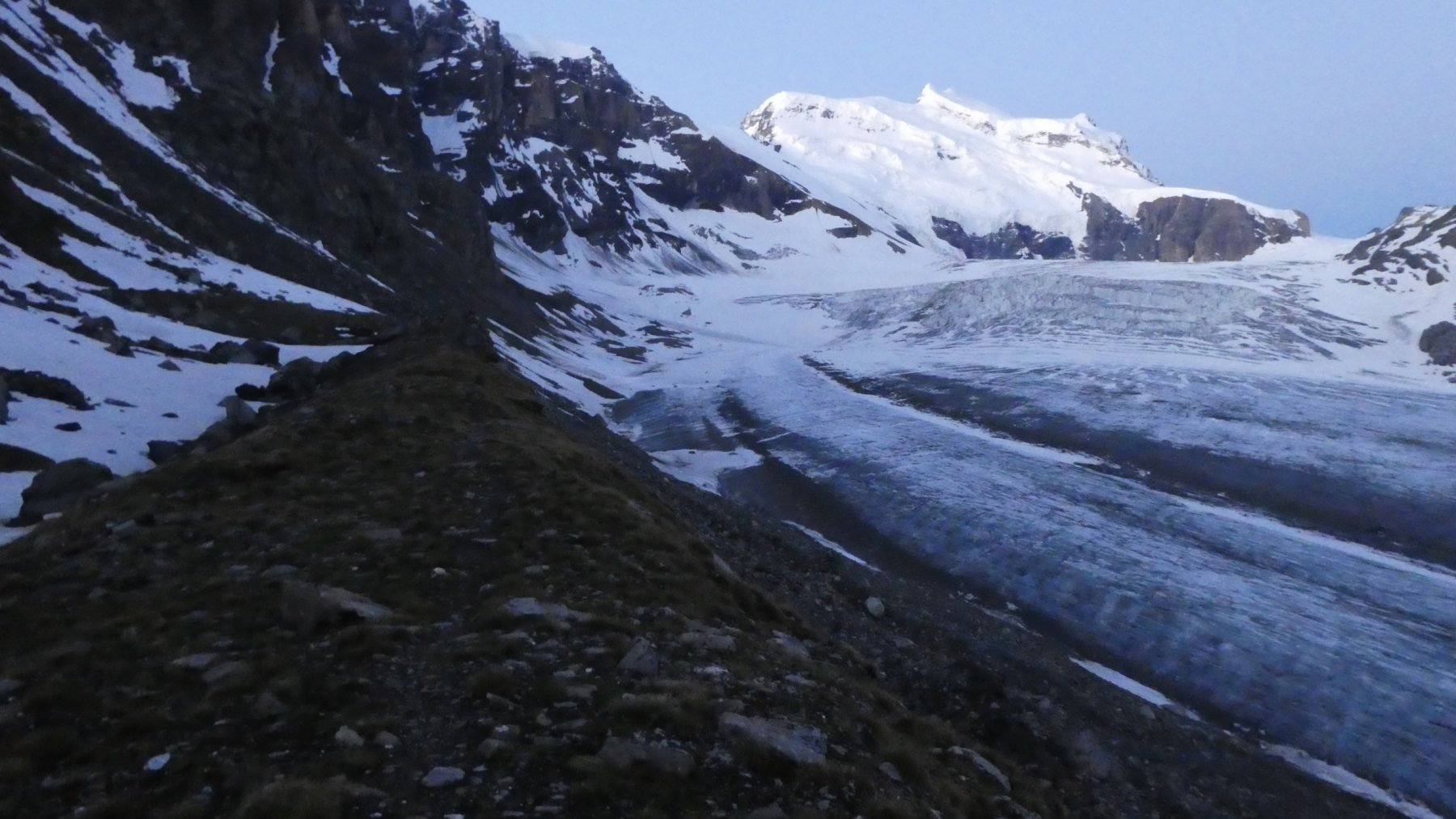 avvicinamento al Ghiacciaio di Corbassière