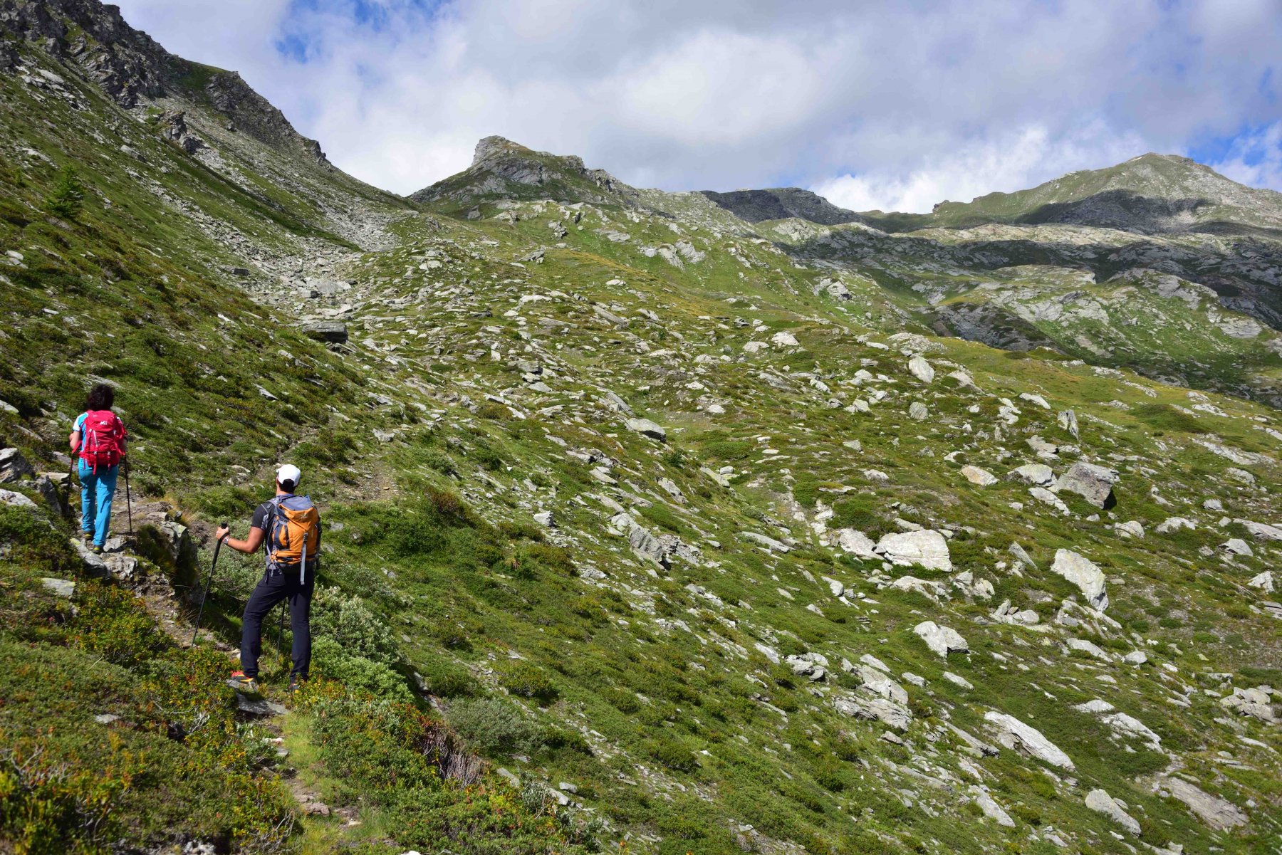 Salendo verso il Passo Ziule.