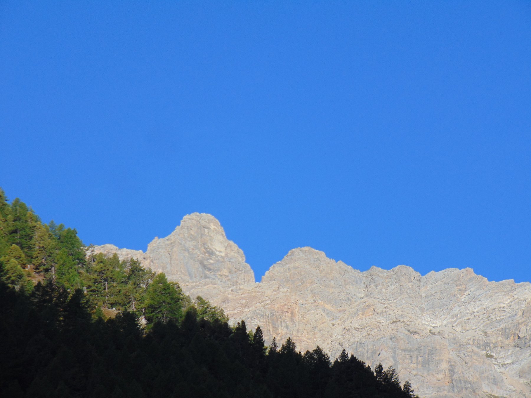 Le Rocche Dell' Enfourant viste dai Rifugi di Valle Stretta