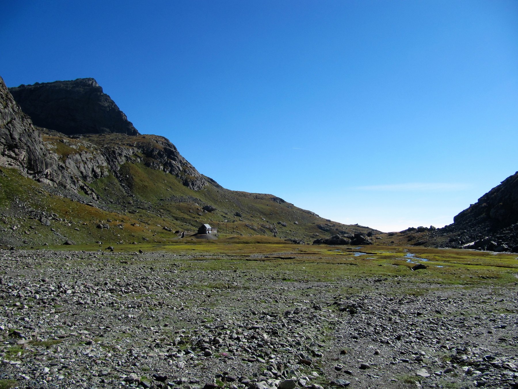Il Rifugio visto dal Pian del Sabiunin