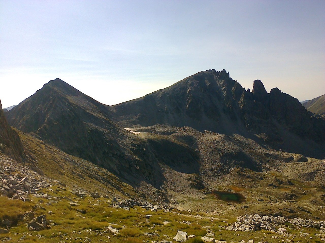 la Cima Ovest di Pagarì (sx) e la Cime de Roguè(dx)