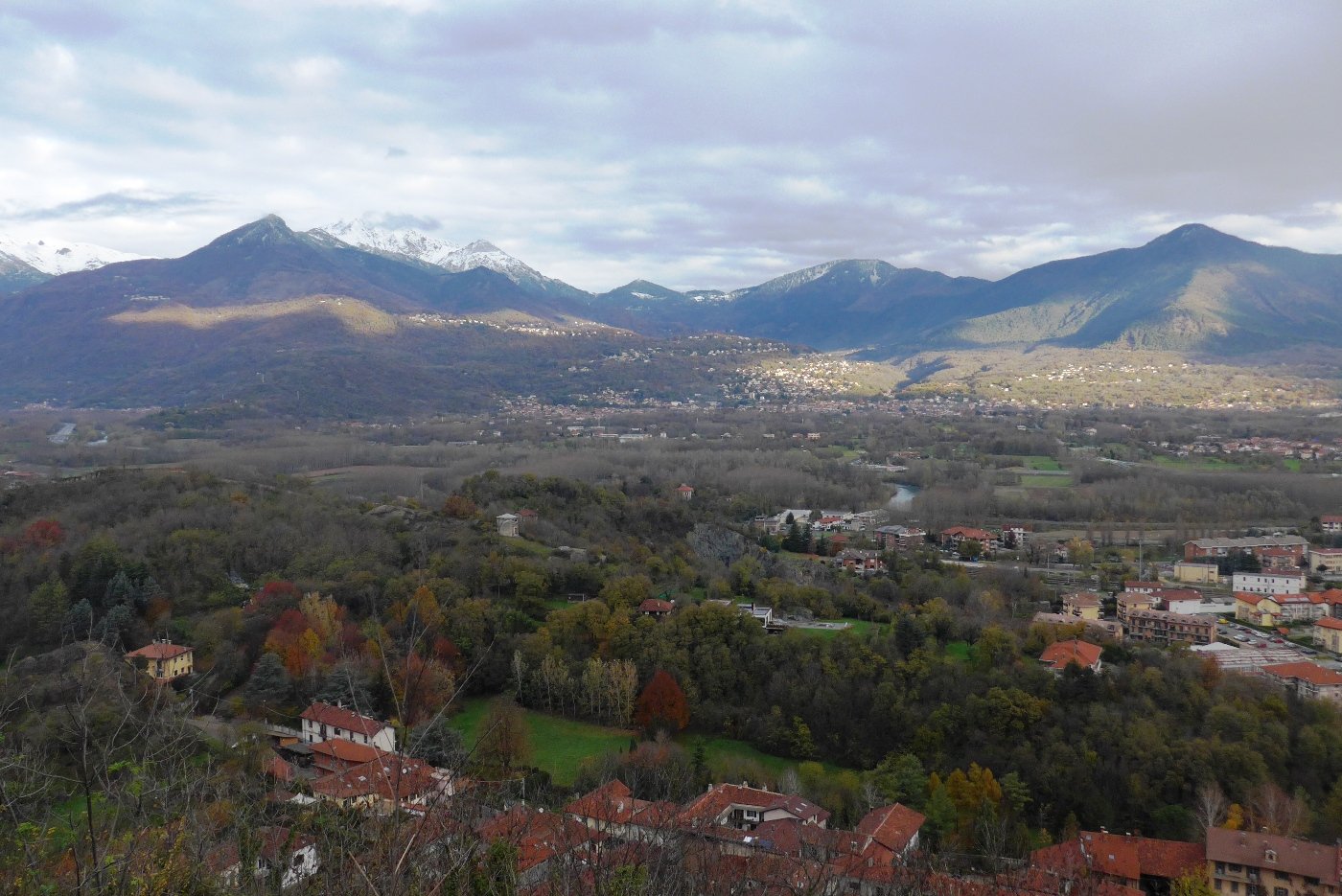 Al Castello, bel colpo d'occhio dal Roccasella a Moncurt