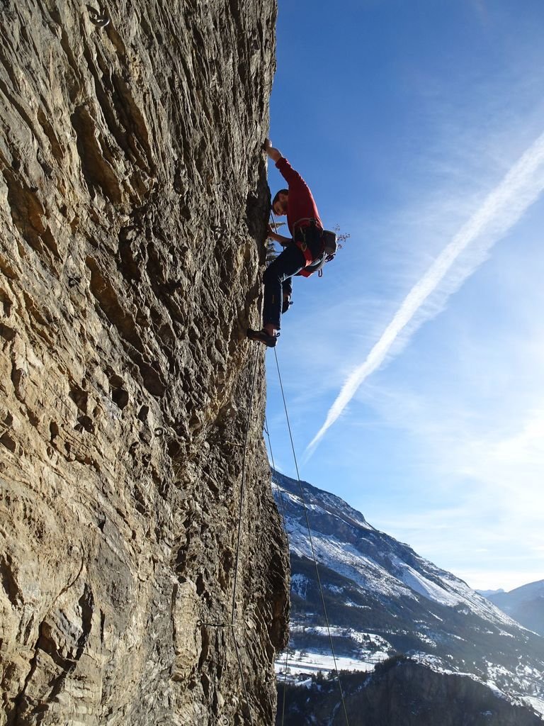 Andrea Caste.... su un 6a+ invernale