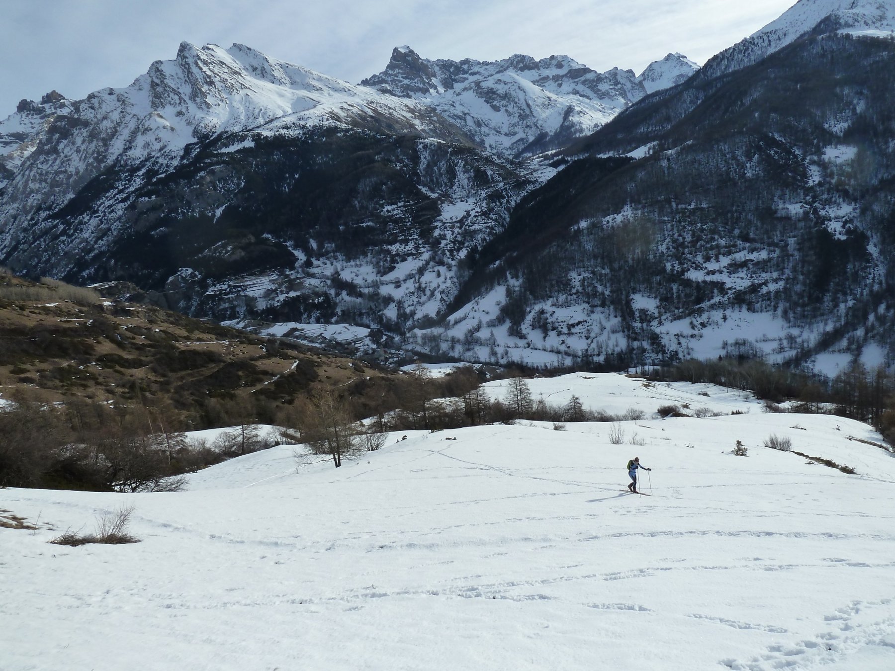 risalendo i prati sopra Petite Serenne