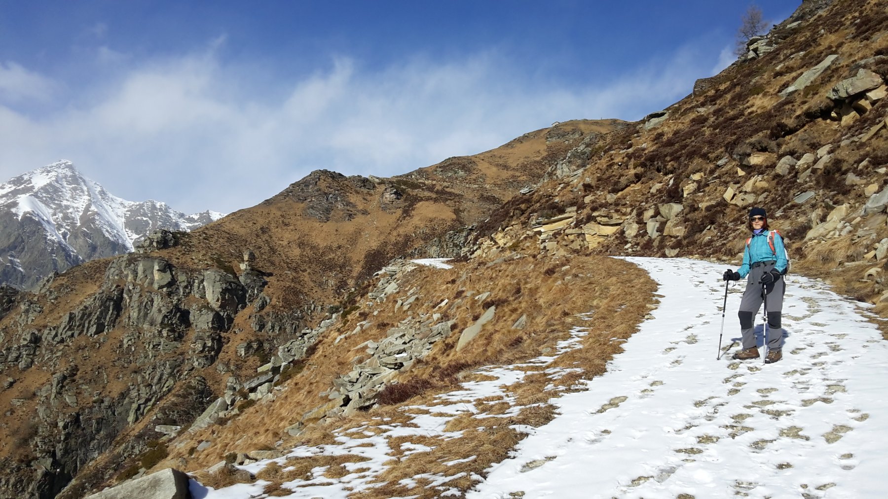 a sinistra il Cournour e al centro in alto l'alpe Caugis