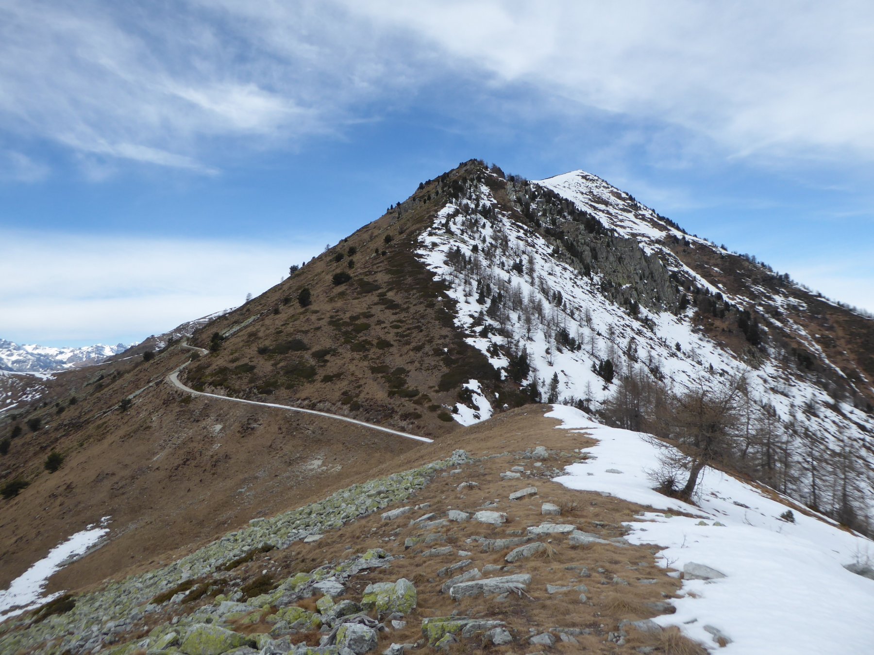 i Rastcias con la dorsale est, scendendo al Collet Rusciera