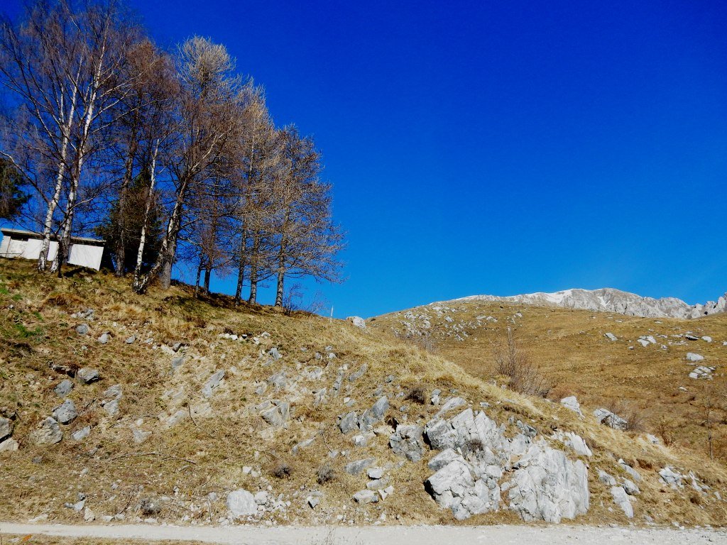 Stalla Mello e Monte Antoroto in alto a destra