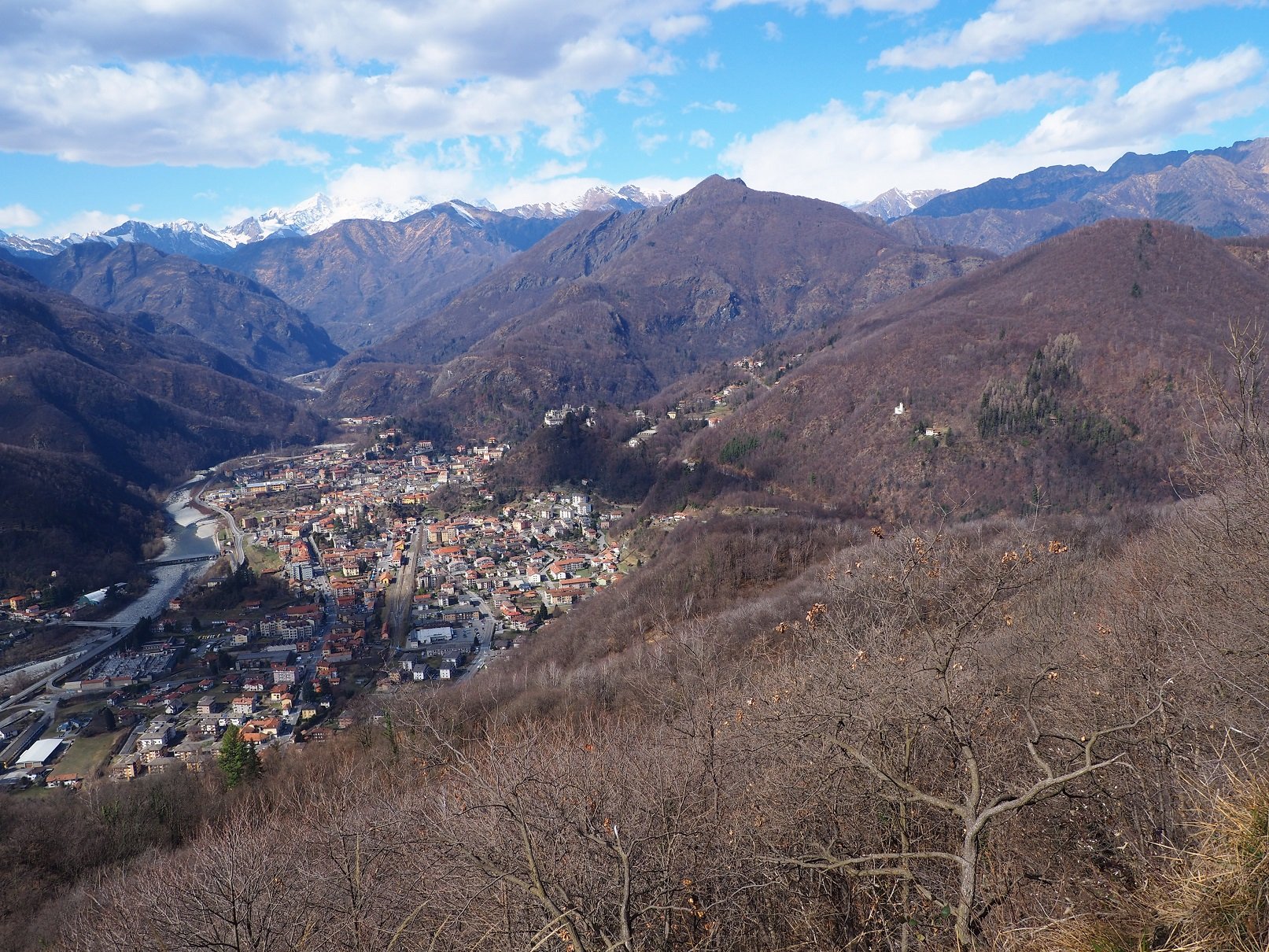 Panorama su Varallo ed il Rosa dal pulpito dello scoiattolo.