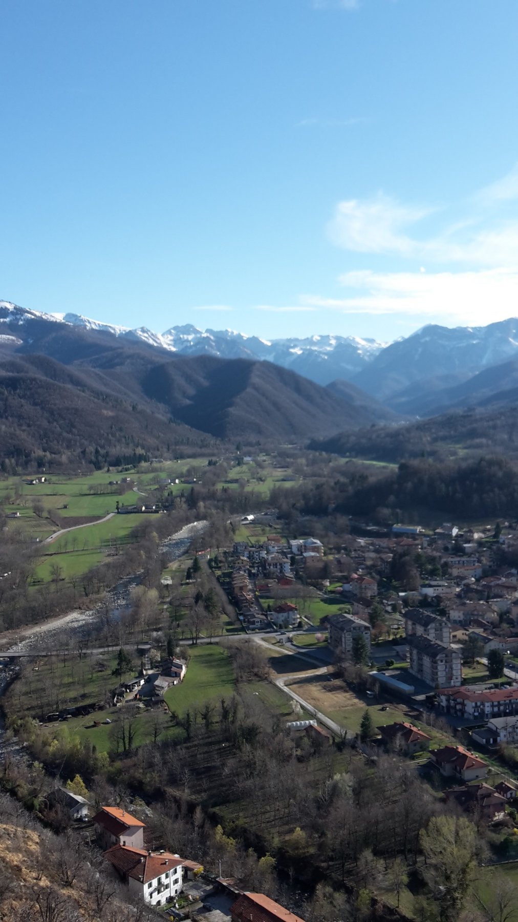 Vista sulla valle Pesio dai ruderi di Mirabello