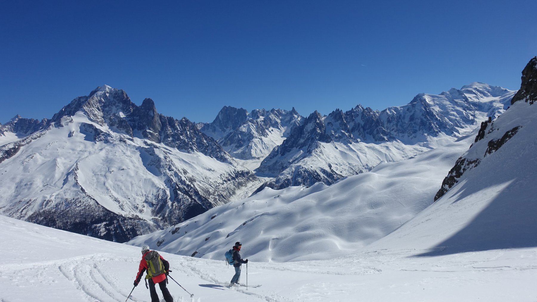 Discesa con vista Bianco, dall'Aiguille Verte al Tacul
