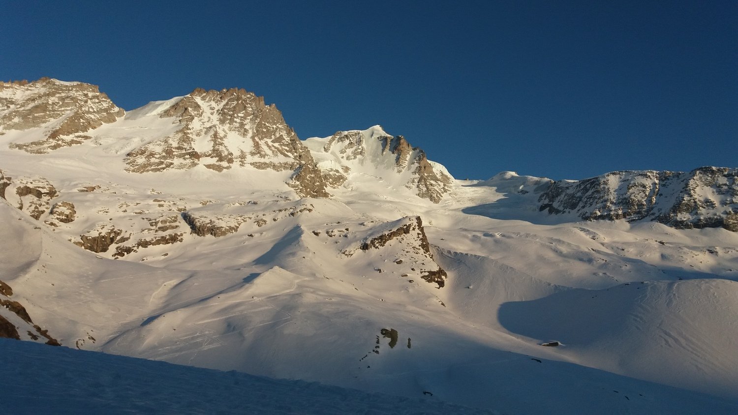 ghiacciao di laveciau dallo chabod