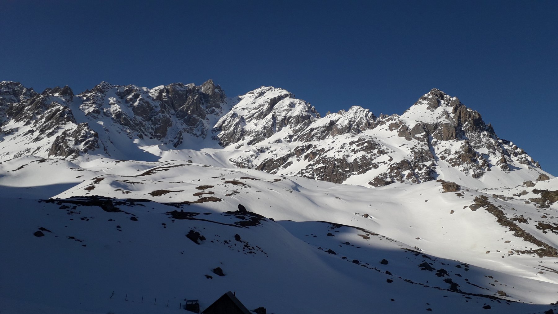 Cima al centro e couloir de la Clapiere alla sua sinistra