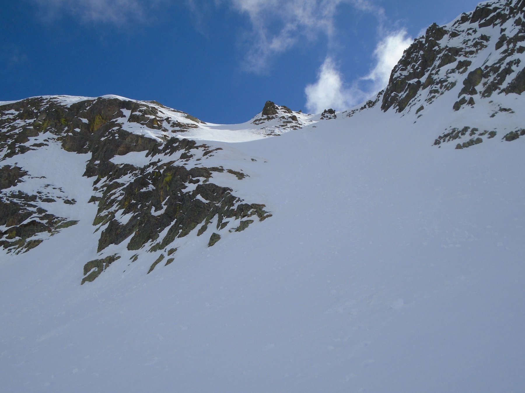 Ritorno alla base del canale (oggi più in forma di pendio ripido molto ben innevato)
