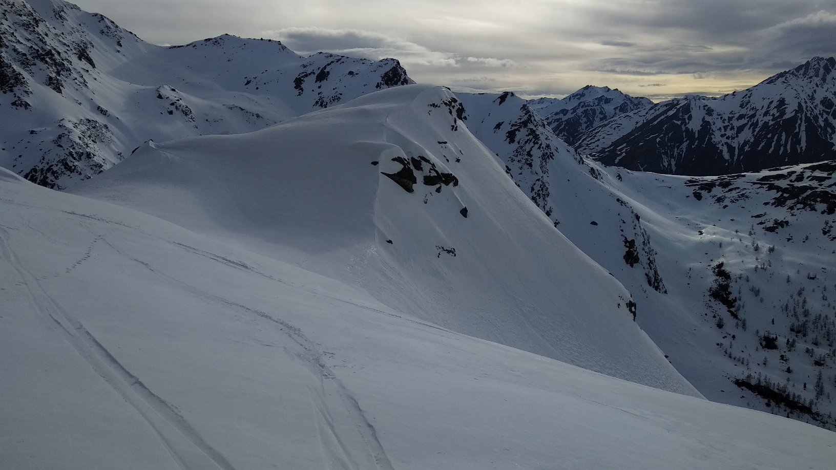 su questo dosso confluiscono gli itinerari 2 e 3