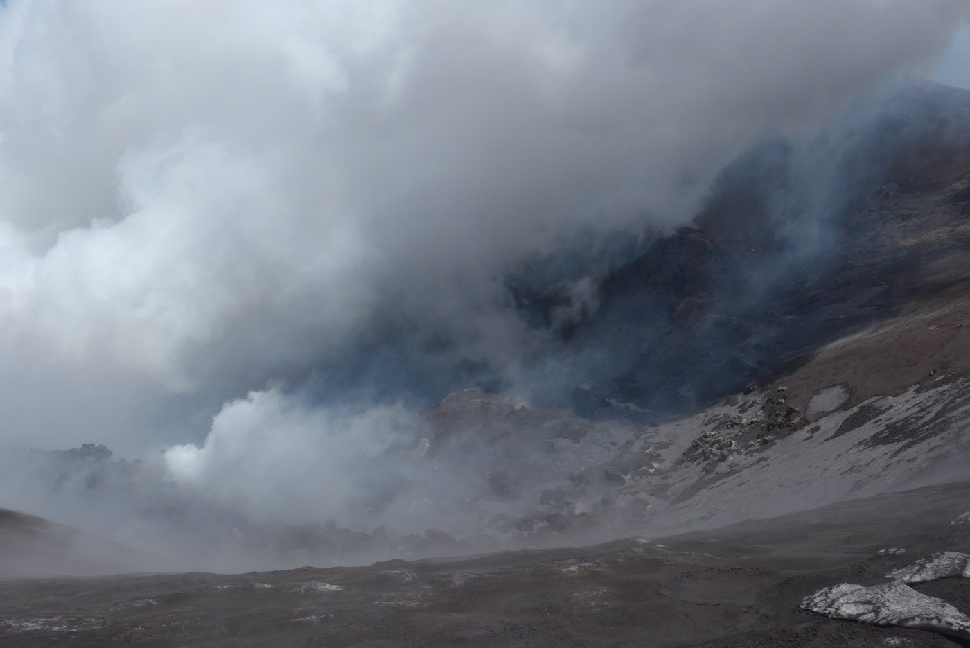 I vapori all'interno del cratere