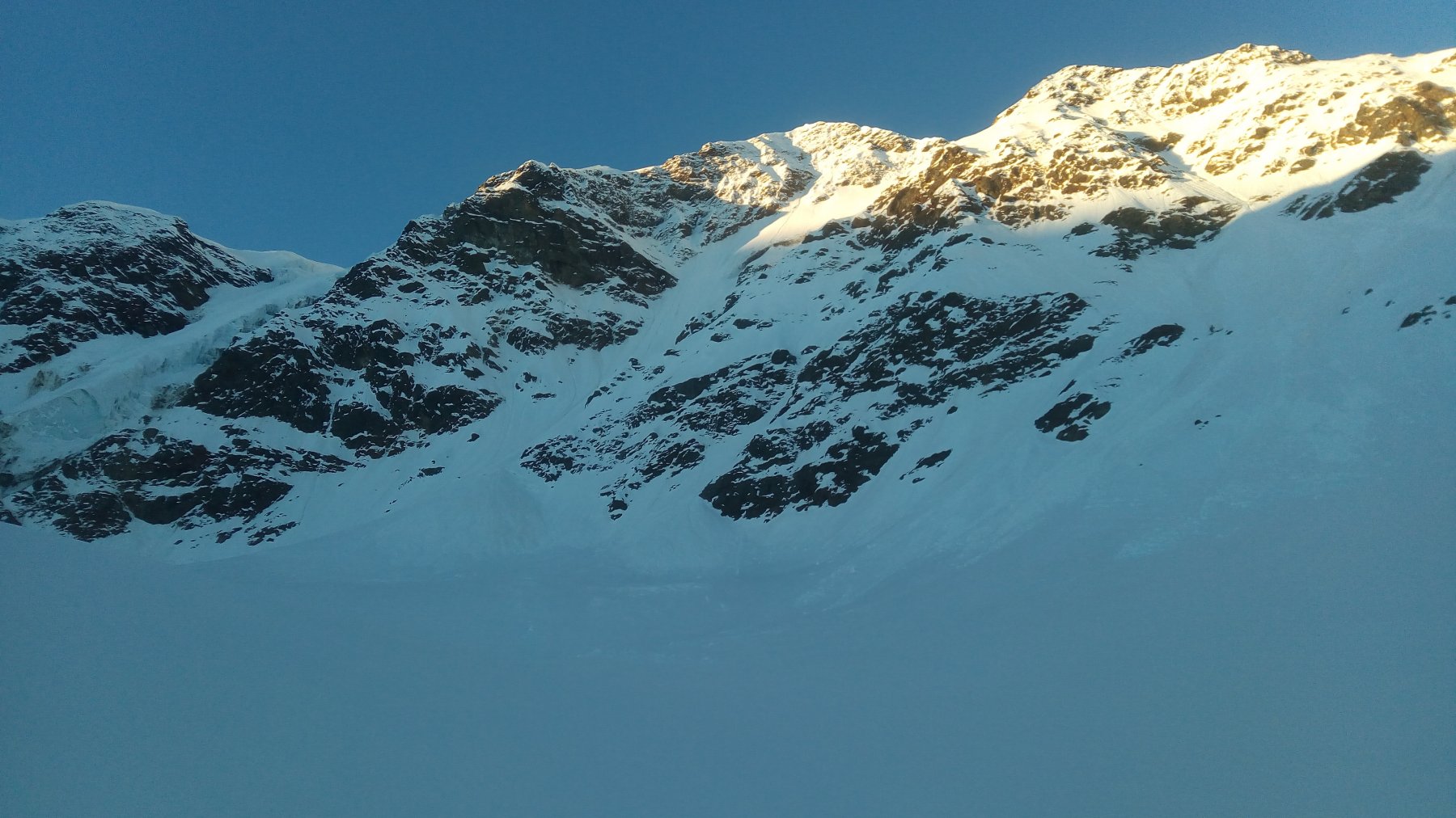 La parete dal ripiano basale