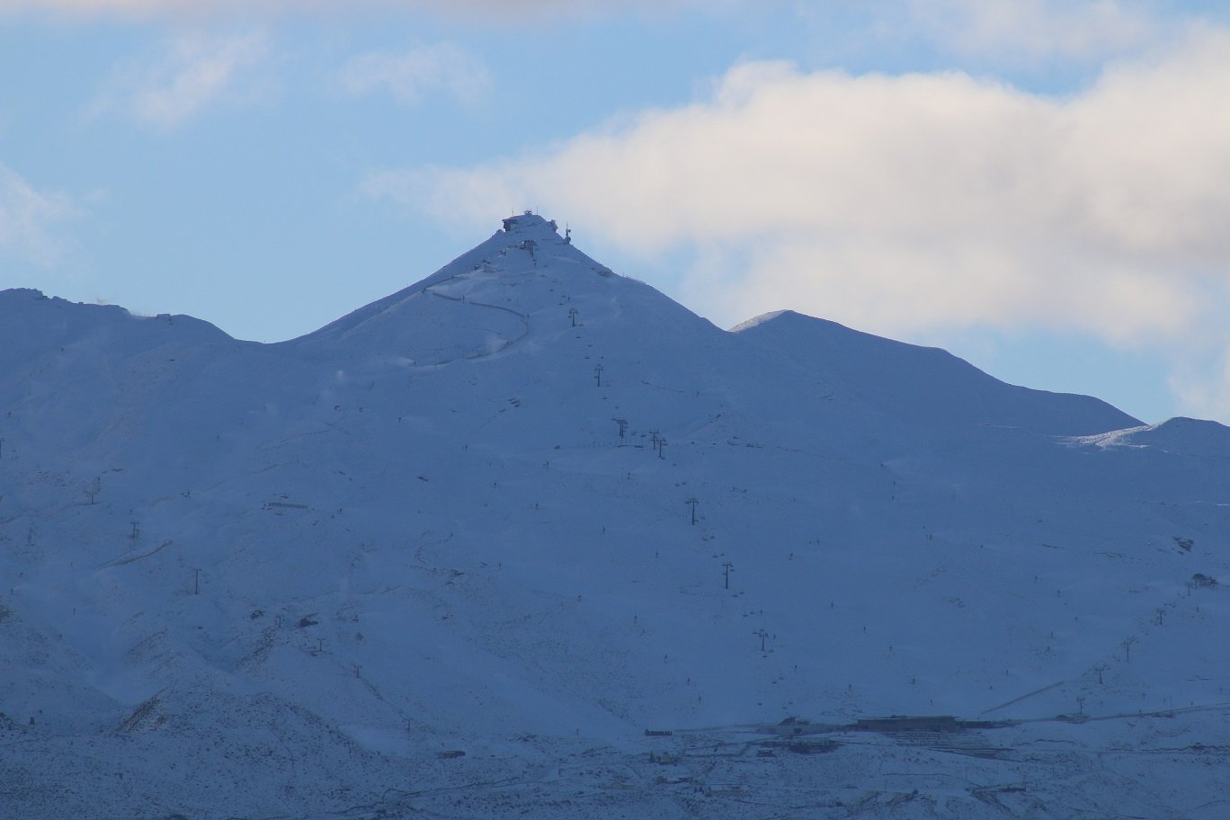 Coronet Peak visto da Queenstown Hill