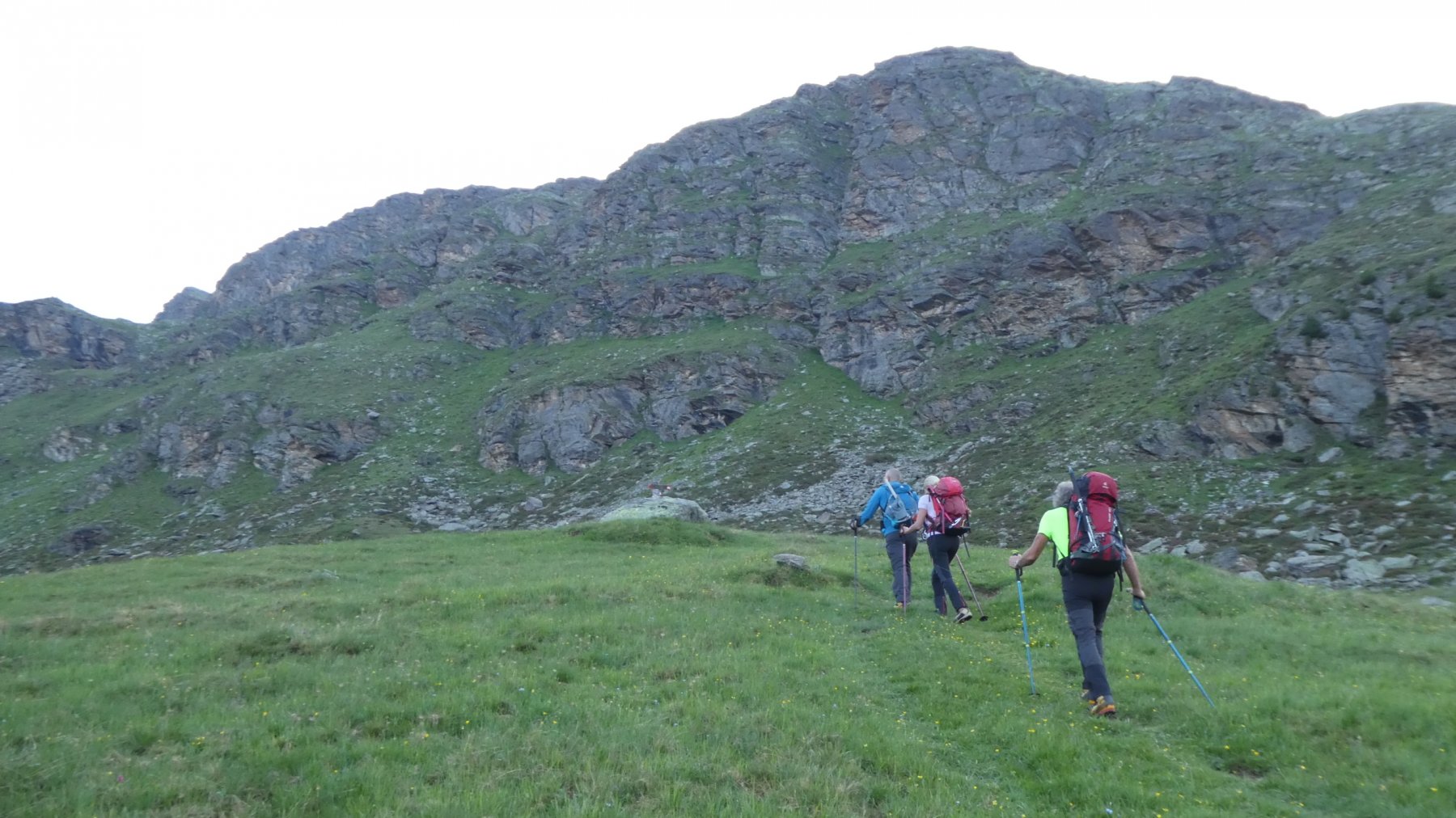 salendo nel primo tratto del Vallone della Manzina