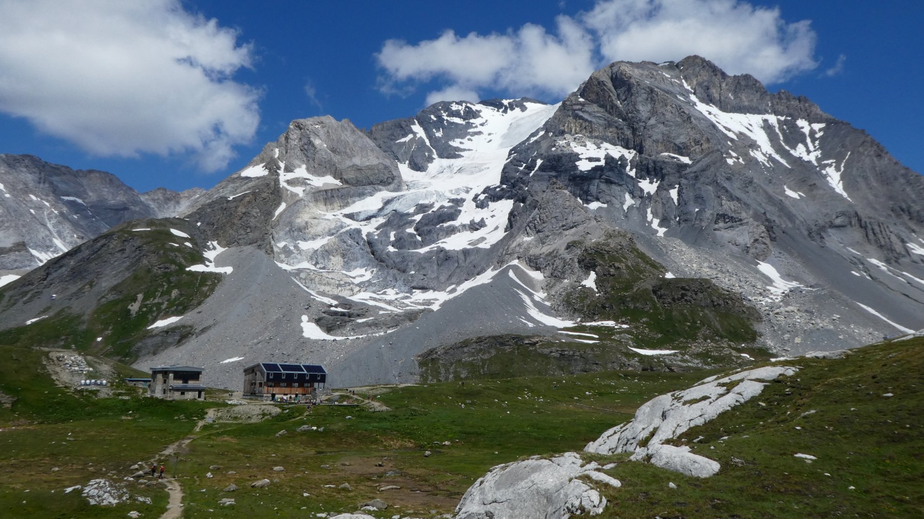 rientro al Refuge Col de la Vanoise con la Grande Casse come sfondo