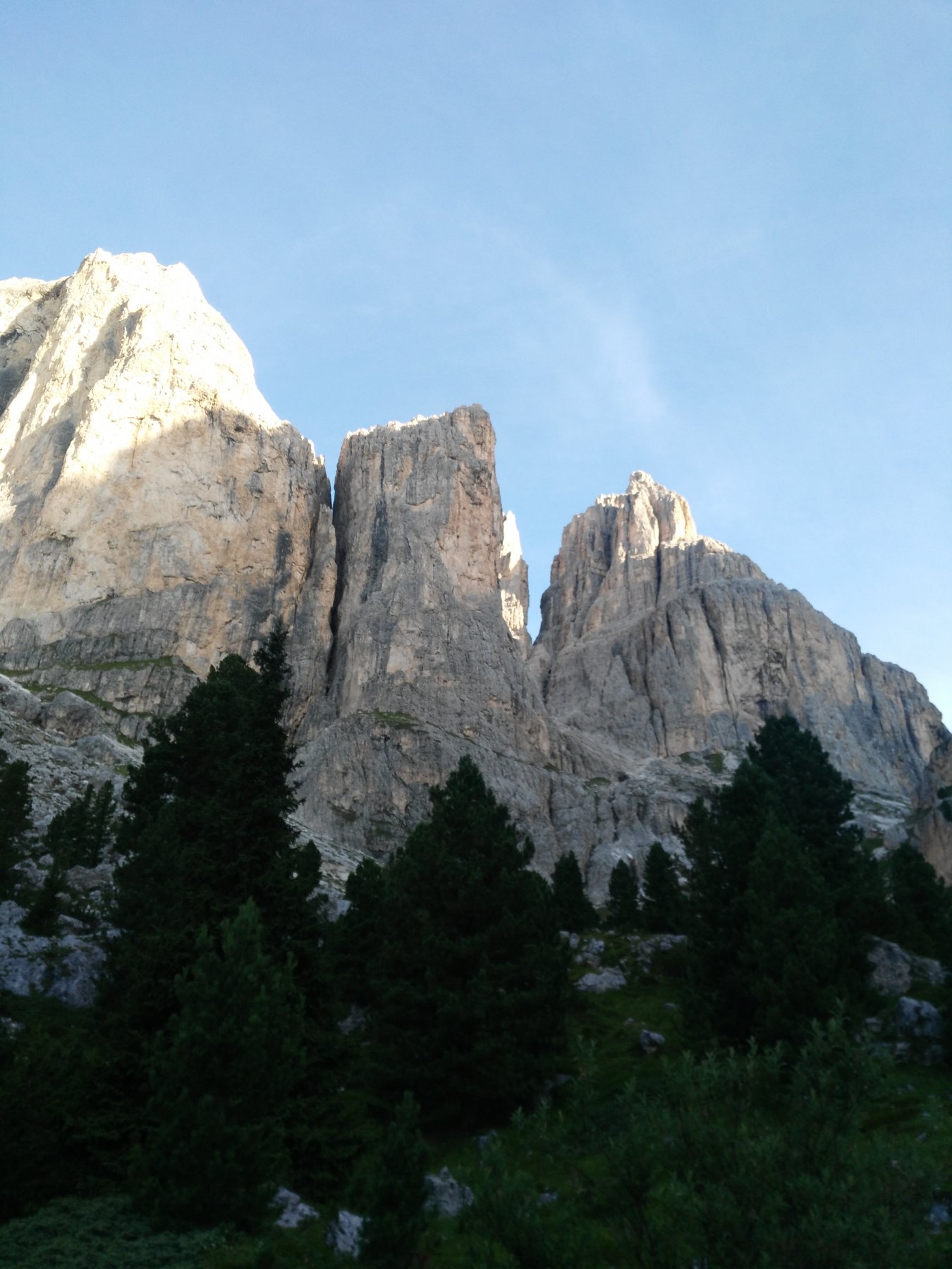 Al centro la Punta Emma