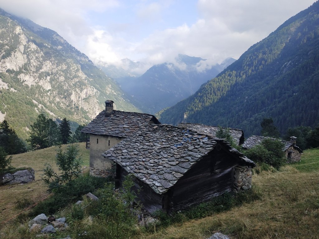 Alpeggi Ronc ( o Rong ).