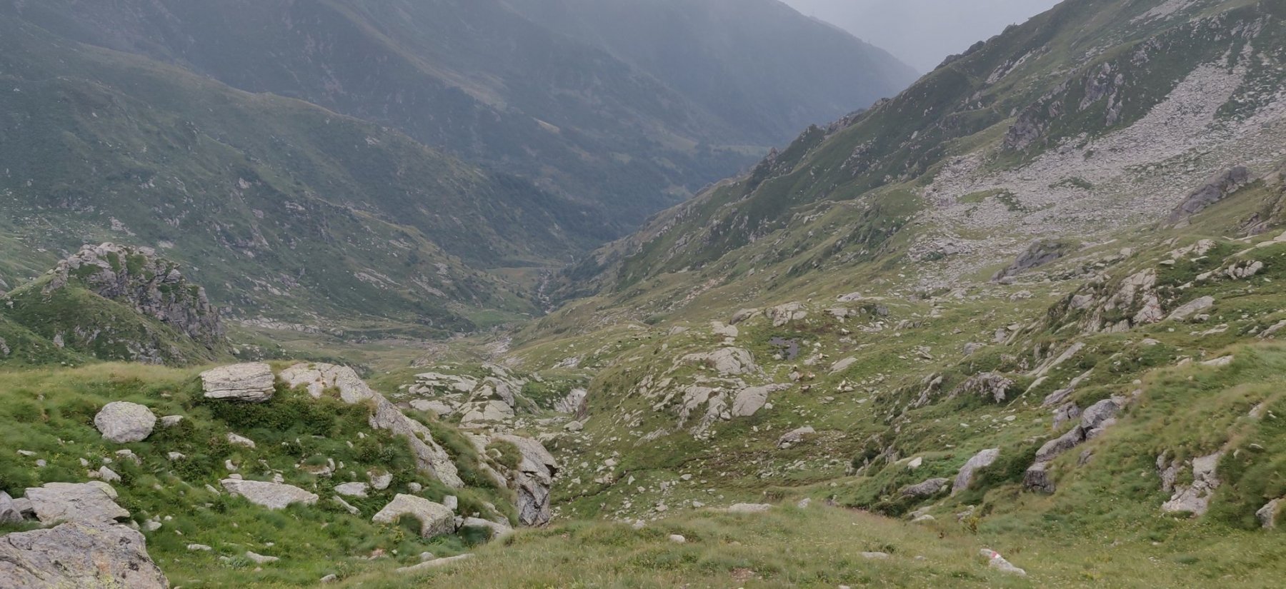 il percorso di salita visto dal lago