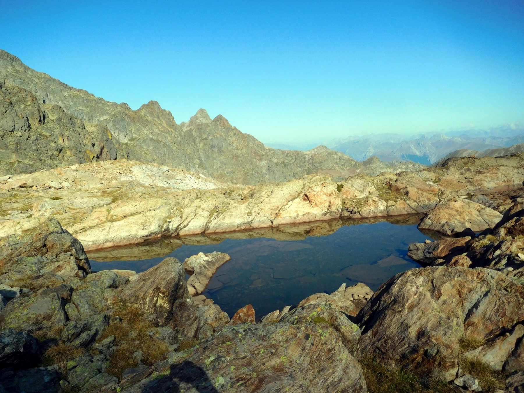 minuscoli laghetti sopra il passo Cabrera