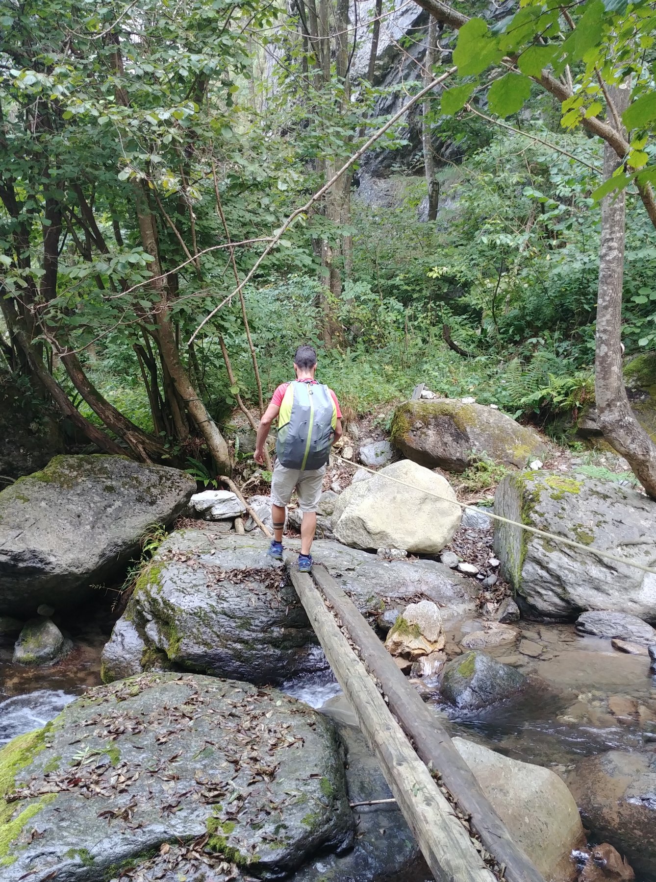 Passerella per attraversare il torrente