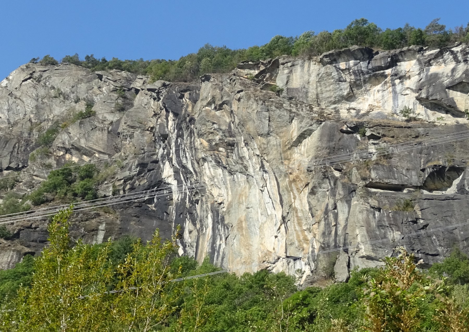 Paretone visto dalla strada