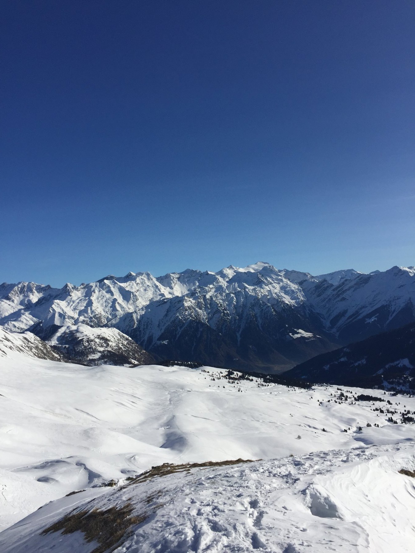 Adula e altri tremila ticinesi visti dalla vetta