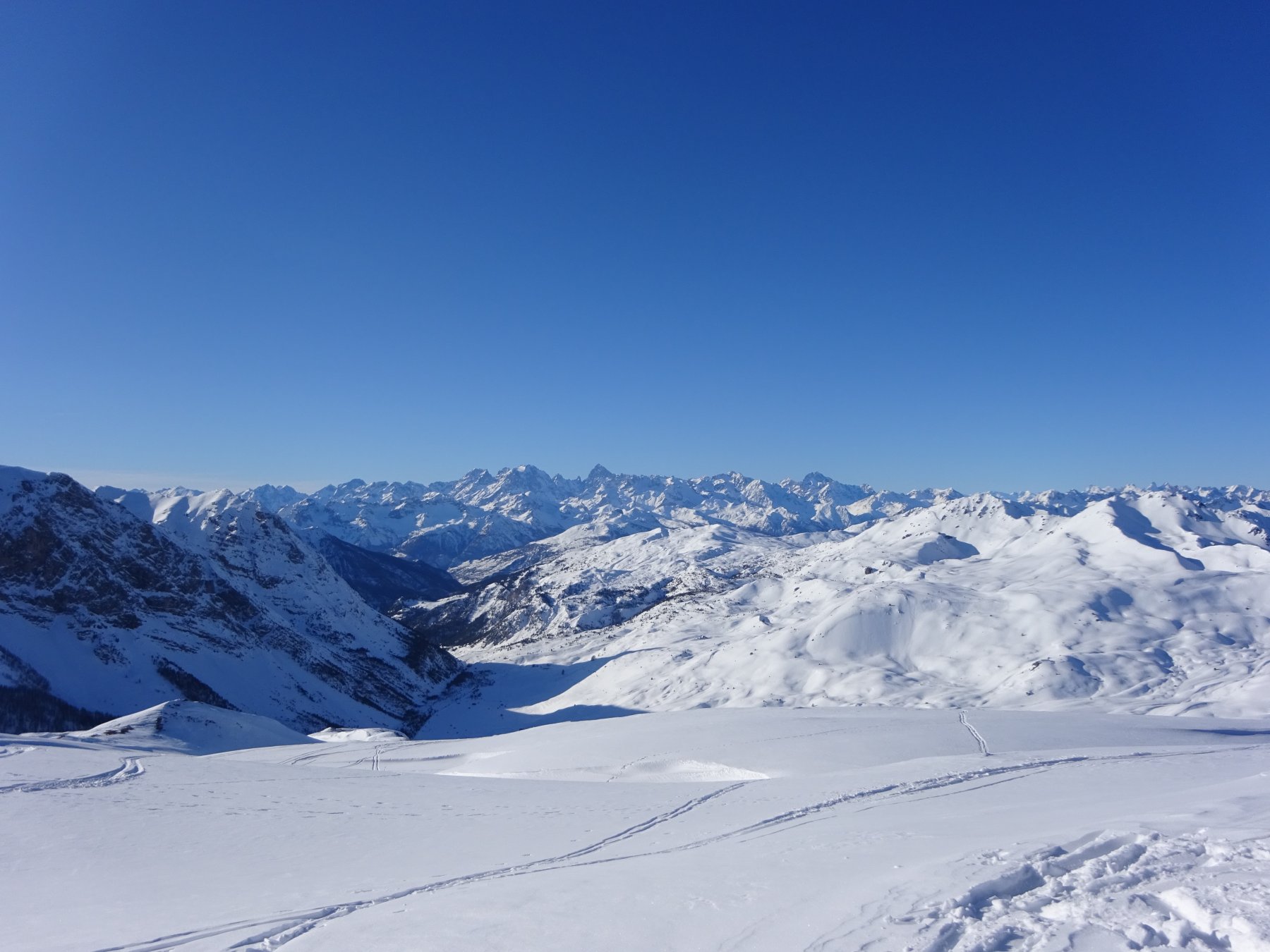 Uno sguardo verso la Francia dalla spalla della Crete de la Dormiolluse