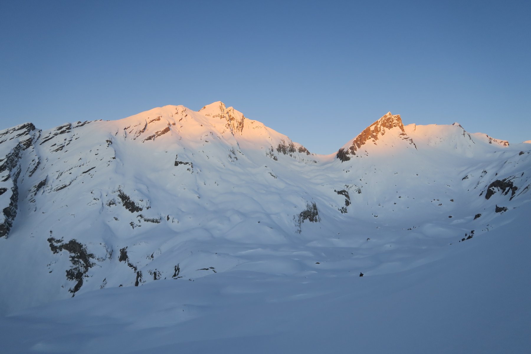 arriva il sole sulla Grande Rochere ma è ancora molto lontana