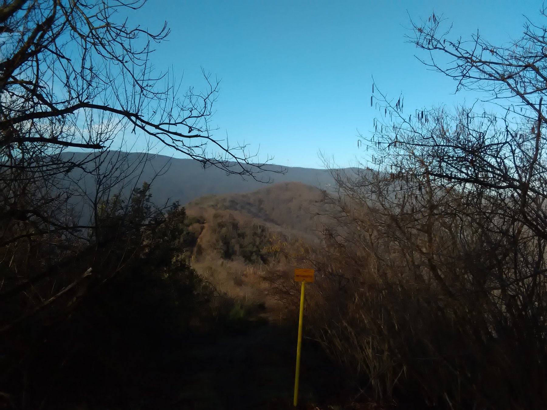 La cresta su cui  si scende a Quiliano