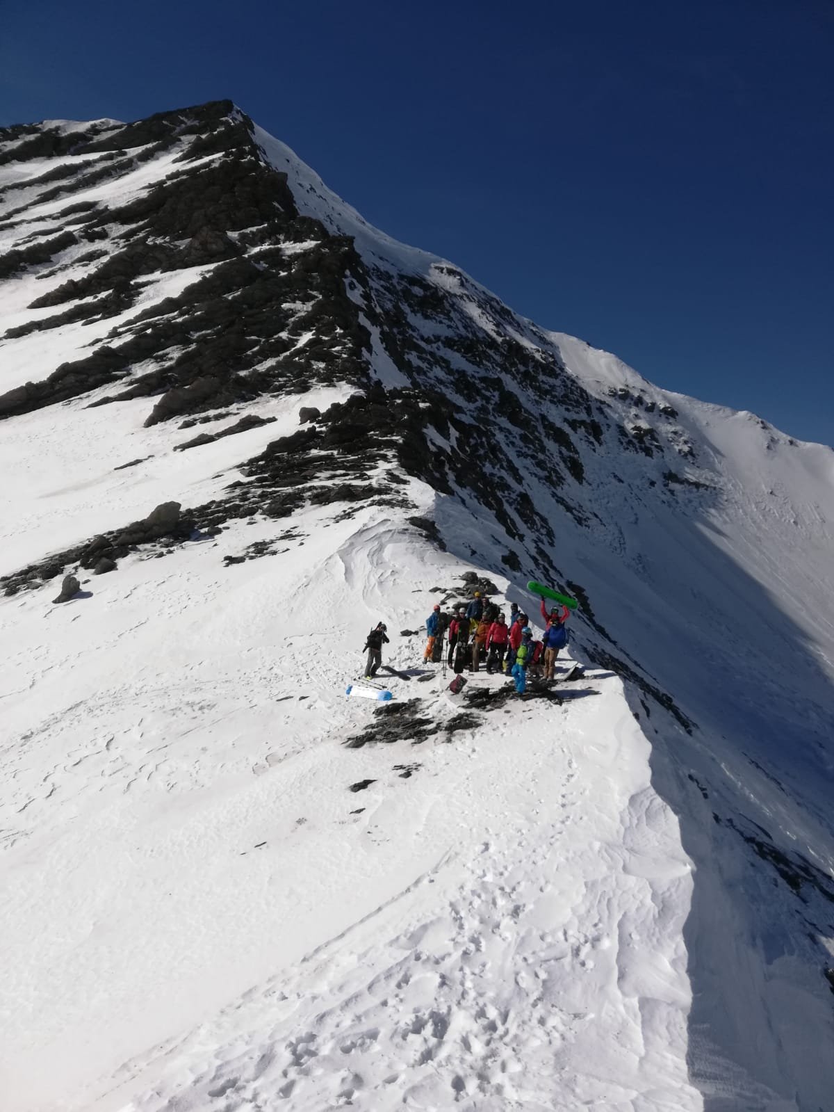 La cresta della Malacosta dalla cima, a sx c'è il pendio di ripido