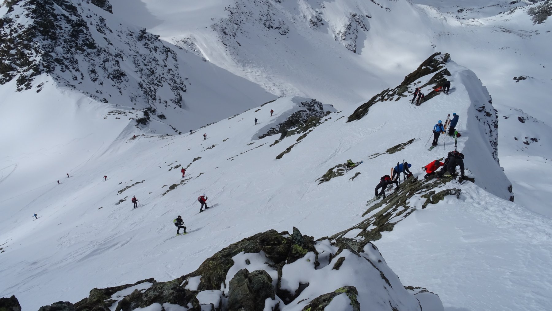 Salita la pala finale si sale la breve cresta che porta in vetta.  