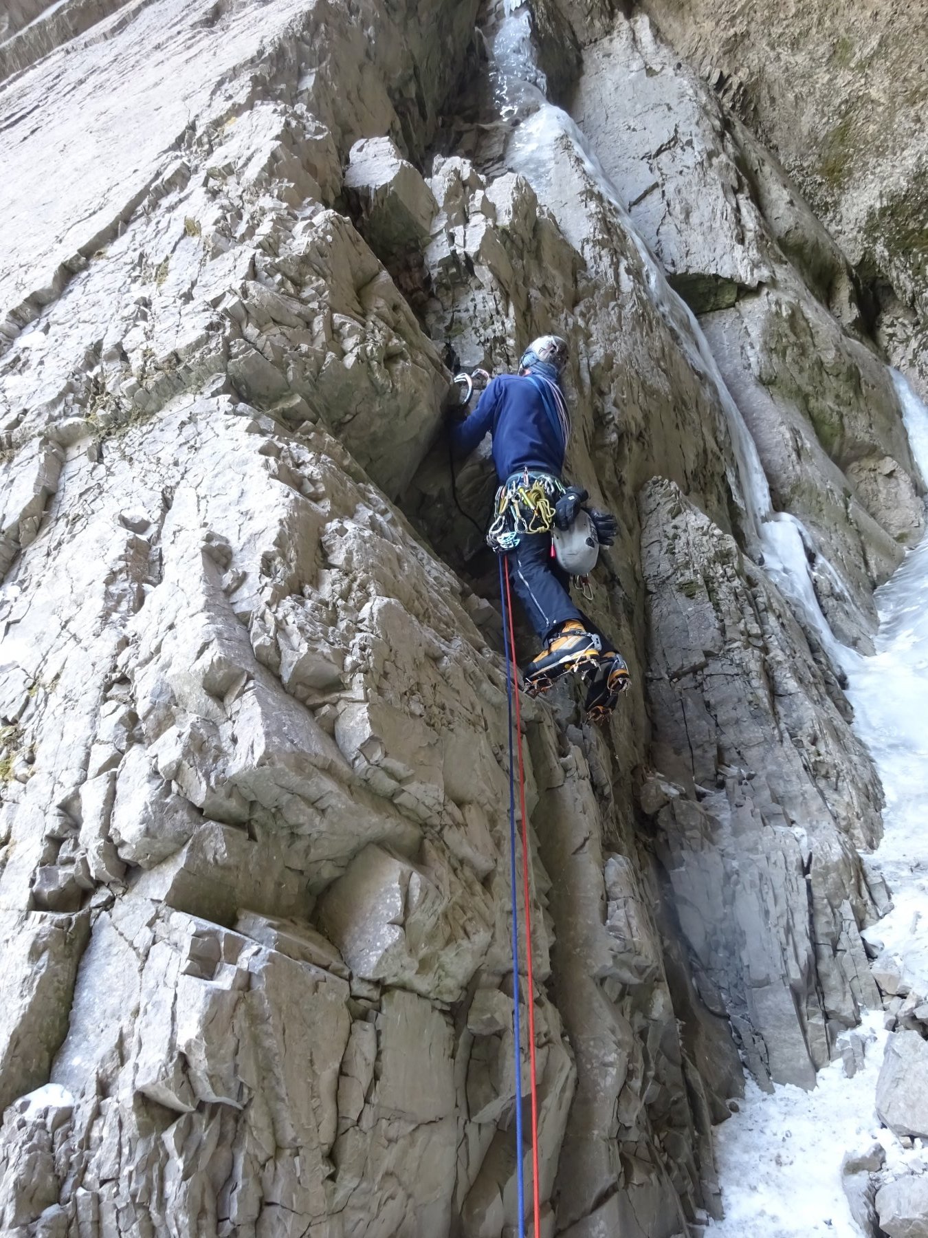 red man soars, primo tiro