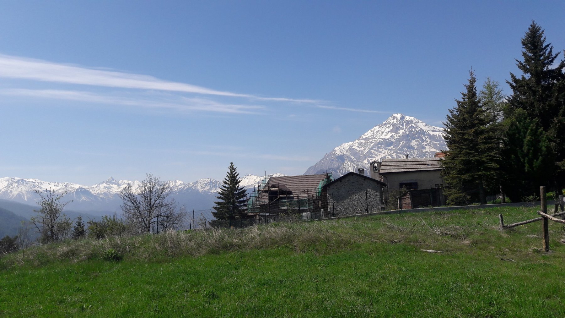 A sx Pic de Rochebrune, a dx lo Chaberton, visti da Vazon