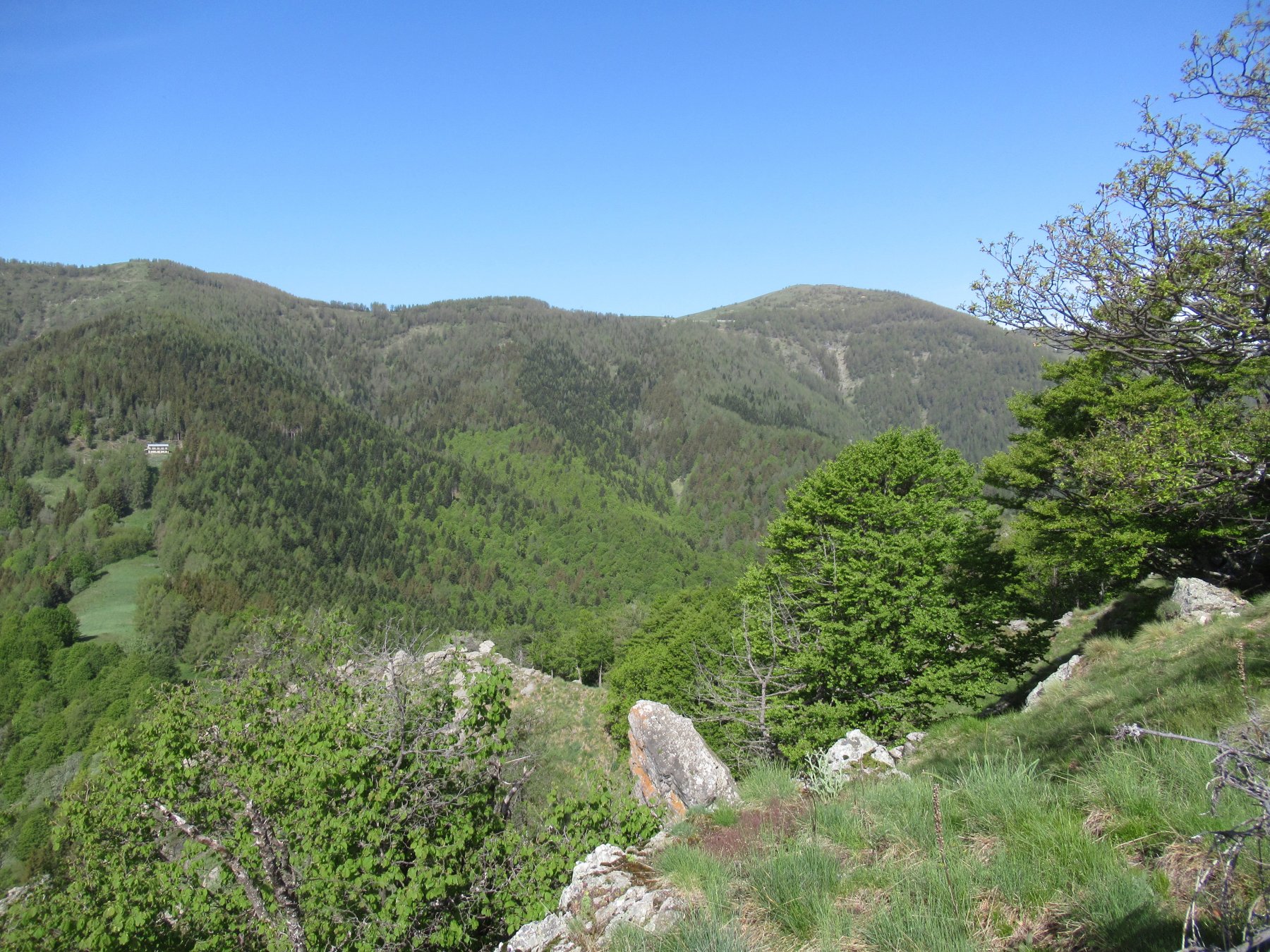Cima Marta (m.2138) vista dal Monte Gerbonte (m.1727).