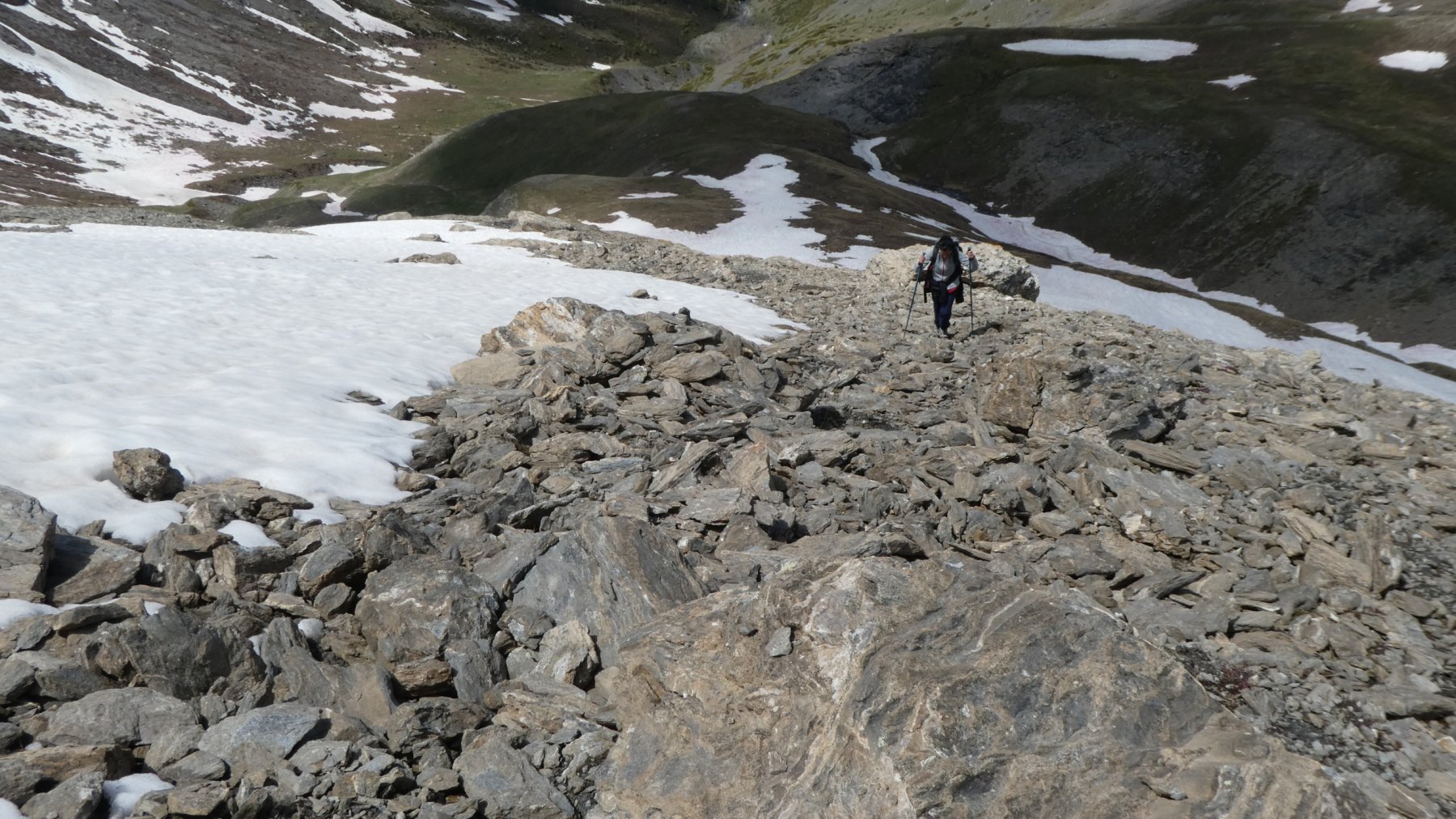 Daniela in salita nella parte alta del versante Ovest del Giornalet