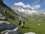 autoscatto - gruppo Levanne sullo sfondo
