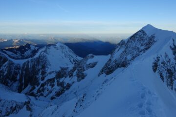 Cresta nevosa sopra il Piton