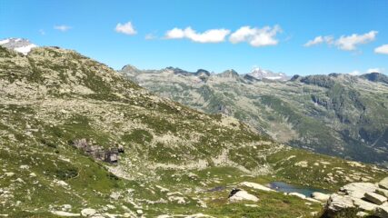 Laghi con Gran Paradiso e Levanna